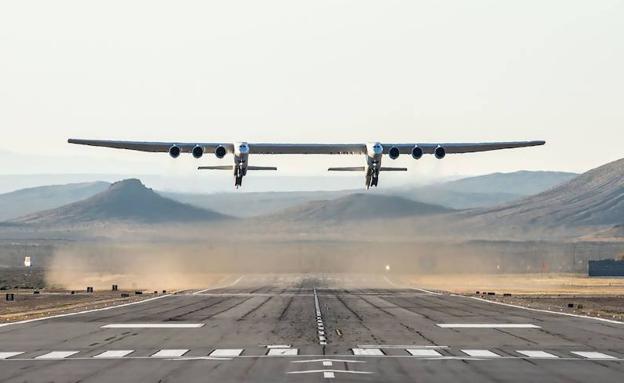 El Stratolaunch, la nueva plataforma para poner satélites en órbita