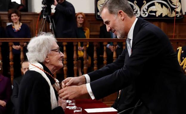 Ida Vitale celebra un Quijote cuerdo y terrenal