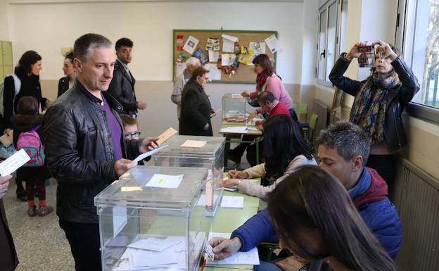 Domingo Hernández asegura que «Burgos se juega mucho en estas elecciones»