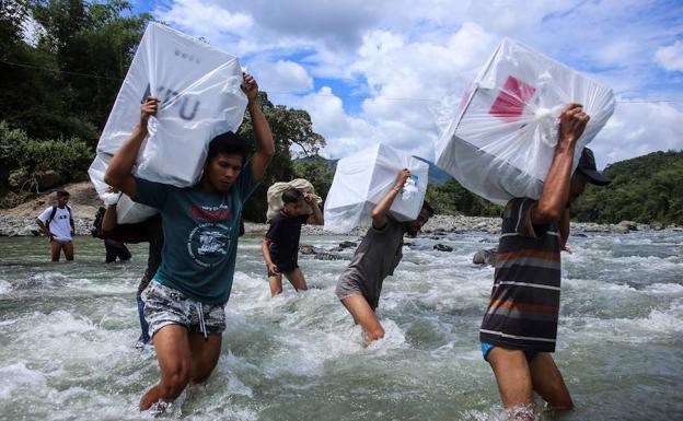 Mueren por agotamiento cerca de 300 trabajadores durante las elecciones en Indonesia