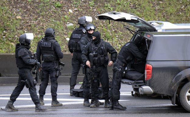 Cuatro detenidos en Francia por planear un atentado inminente contra las fuerzas de seguridad