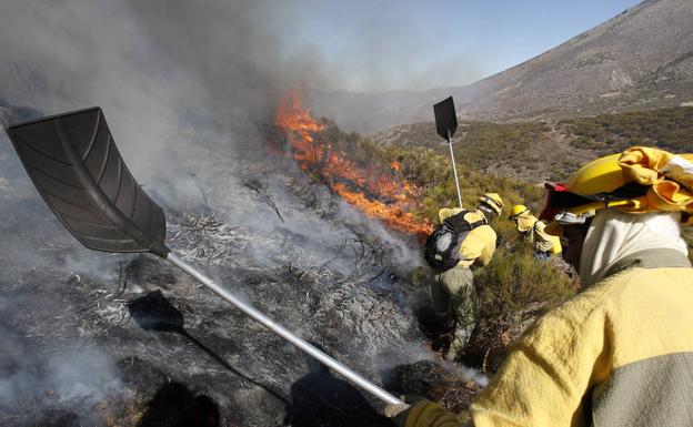 UGT denuncia «inacción» de la Junta de Castilla y León en la ampliación de los contratos de incendios