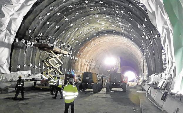 El Ave de la España vaciada ultima las pruebas para dar el salto a Galicia desde Castilla y León