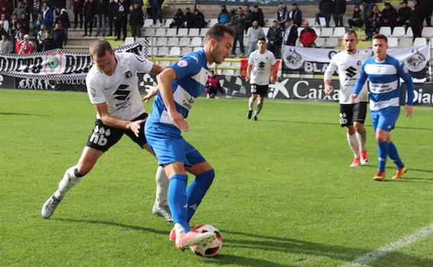 El Burgos CF, en busca de una victoria clave