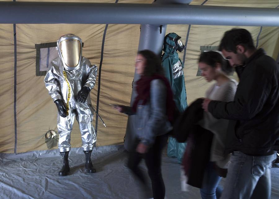 La Unidad Militar de Emergencias 'combate' contra los riesgos tecnológicos y las armas químicas y biológicas en Expohistórica