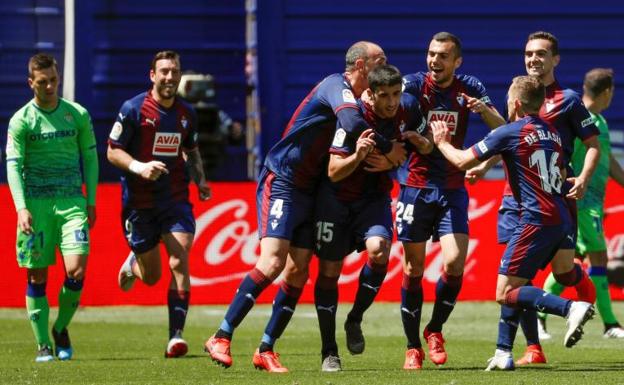 El Eibar acaba con las opciones europeas del Betis