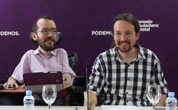 Iglesias ofrece a Sánchez una coalición «claramente» liderada por el PSOE