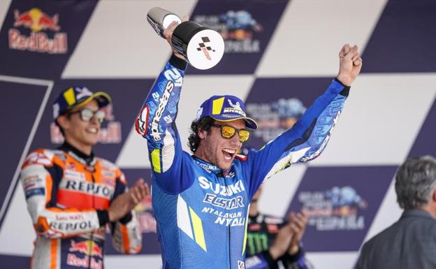 Rins se queda con un sitio en la élite de MotoGP