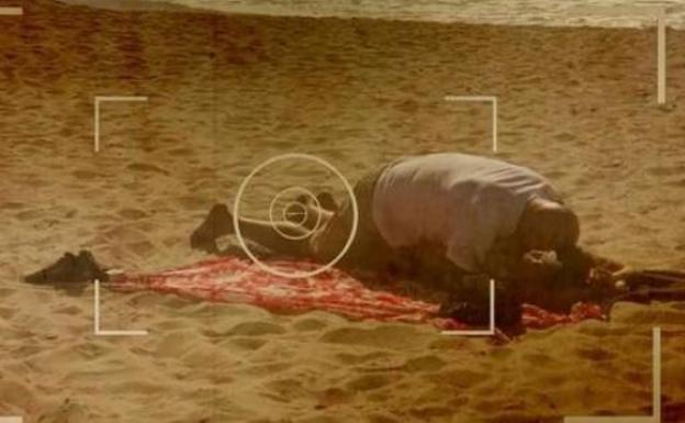 Las fotos más 'calientes' de Kiko Matamoros y su novia en la playa