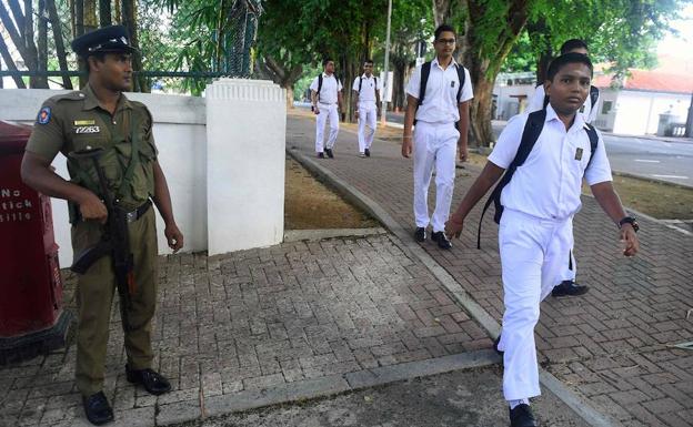 Sri Lanka asegura que los sospechosos de los atentados están muertos o detenidos