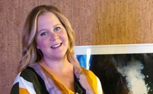 La actriz Amy Schumer da a luz a su primer hijo