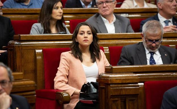 Inés Arrimadas se despide de sus enemigos íntimos