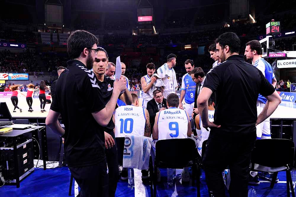 Imágenes del encuentro entre el Baskonia y el San Pablo Burgos