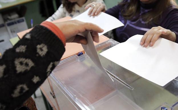 Detenido por difundir los datos de 8.344 miembros de las mesas electorales del 28-A