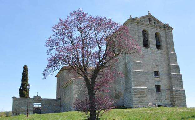 La iglesia de Villatoro reabre sus puertas tras cinco años cerrada al culto