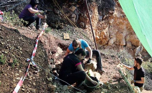 El yacimiento de La Paredeja de Atapuerca cambiará de nombre para que no lo relacionen con una fosa común de la Guerra Civil