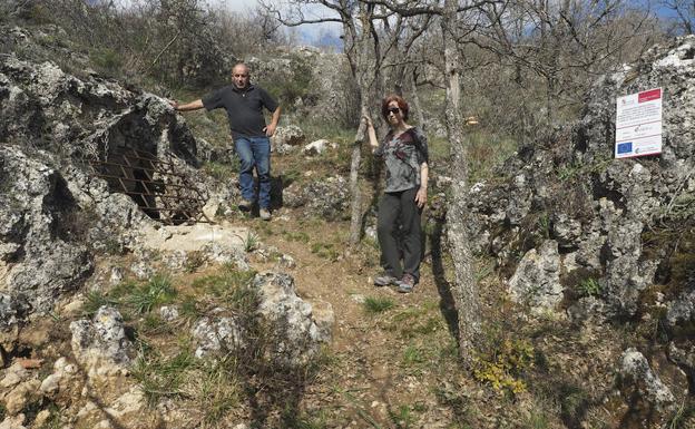 Aparecen nuevos restos humanos y otros elementos en la cueva de La Quebrantada