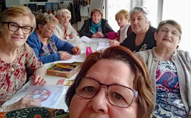 Las Abuelas de Gamonal: «Ayudaríamos a la gente mayor, sobre todo a la que vive sola, con más ayuda a domicilio»