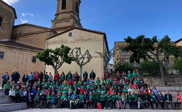 Una marcha solidaria de la Universidad de la Experiencia recauda más de 1.000 euros para la lucha contra la ELA