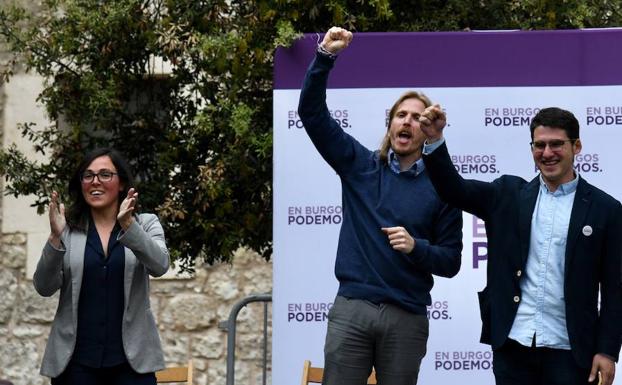 Fernández se dirige a la militancia socialista para señalar que solo Podemos-Equo representa el cambio