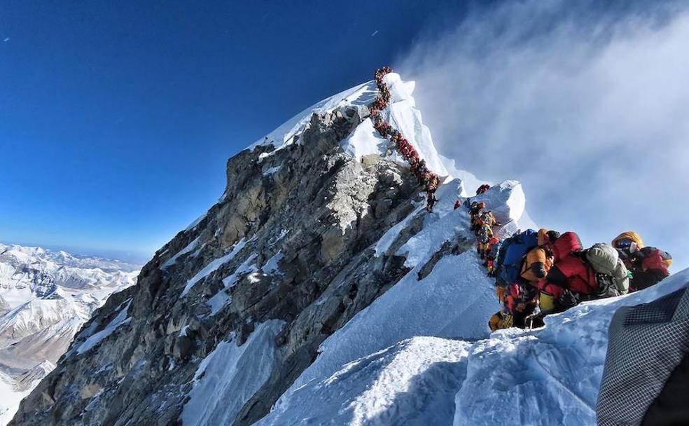 Atasco trágico en el Everest