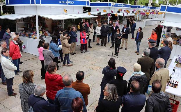 La Feria del Libro de Burgos abre sus puertas en el Paseo del Espolón