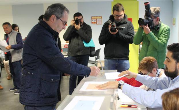 Ángel Martín (Vox): «Queremos conseguir el cambio de Burgos desde el liderazgo del bloque de centro-derecha»