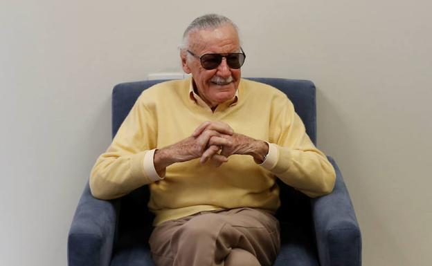 Detenido el exmánager de Stan Lee por abusar de la debilidad física del magnate de Marvel