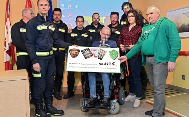 La Plataforma de Afectados de ELA reconoce el trabajo del Servicio de Bomberos de Burgos con el 'Galardón Fran Otero'