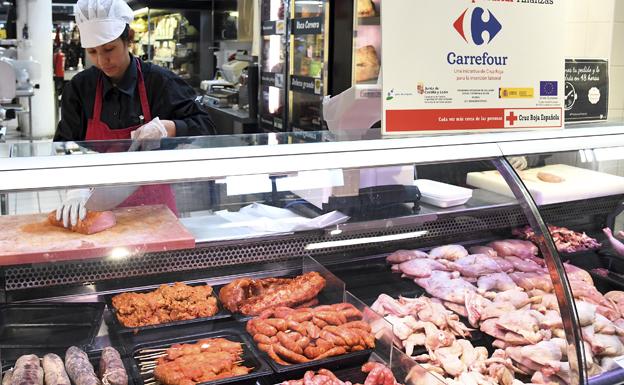 La alianza Carrefour y Cruz Roja facilita la incorporación al mercado laboral del nueve personas en Burgos