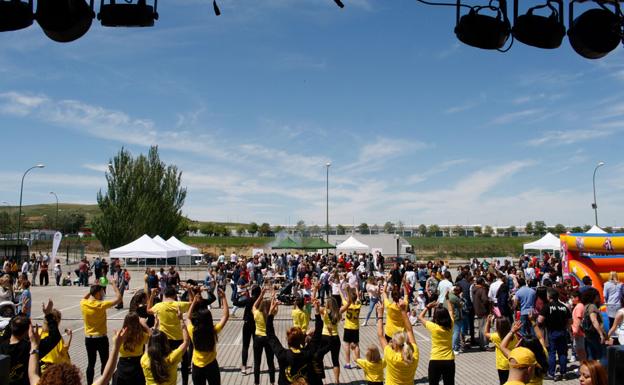 Cerca de 700 personas celebran la segunda edición del 'Día de las familias' de Campofrío Frescos con una gran barbacoa