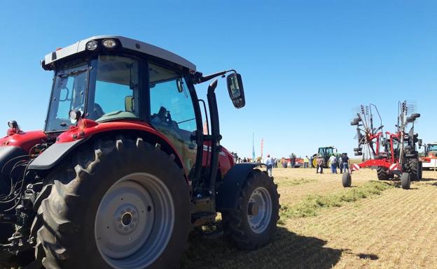 Agricultura organiza una jornada técnica de maquinaria agrícola en Burgos