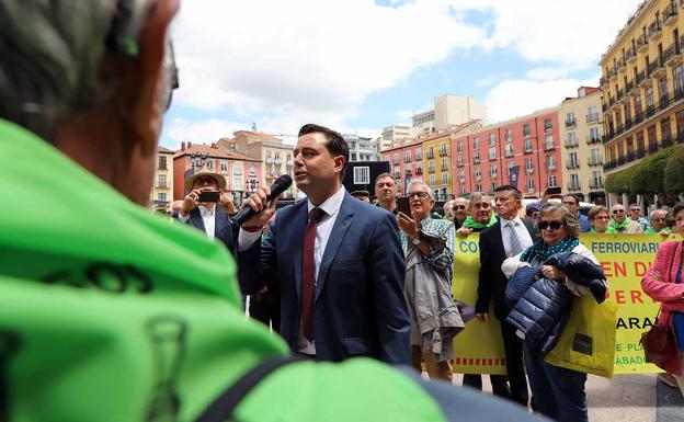 El alcalde prescinde de los escoltas, un servicio municipal de más de dos décadas