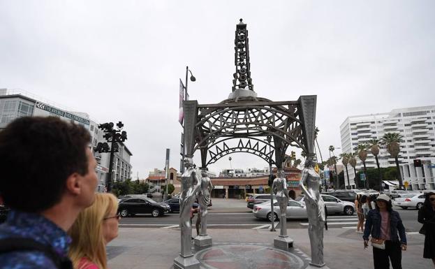 Roban la estatua de Marilyn Monroe en el Paseo de la Fama de Hollywood