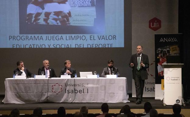 La Universidad Isabel I presenta dos proyectos que vinculan la educación y el deporte a nivel nacional e internacional