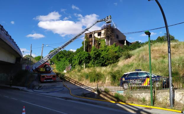 Incendio sin heridos en una vivienda abandonada del Paseo de los Pisones