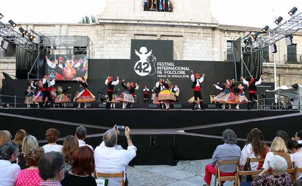 El Festival Internacional de Folclore llenará de música y de color las calles de Burgos