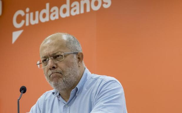 Igea cuestiona la idoneidad de Mañueco, aunque avanza en la negociación con el PP