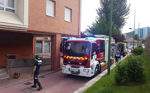 Evacúan al HUBU a un matrimonio afectado por inhalación de humo tras dejarse olvidada una cazuela al fuego