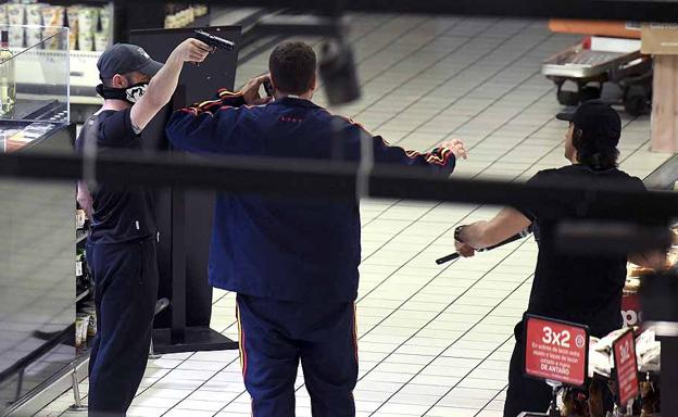 Realizan un simulacro de atentado terrorista en el Centro Comercial Carrefour