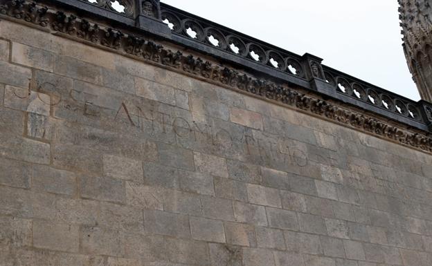 Lacalle critica la «obsesión» del PSOE con Franco, una «huella» de la historia de España que «no tiene sentido querer borrarla» para Vox