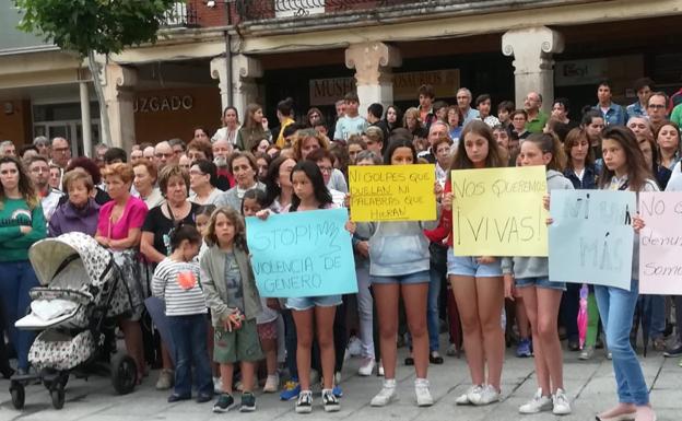 Salas muestra su repulsa y dolor por el asesinato de violencia de género ocurrido en el pueblo