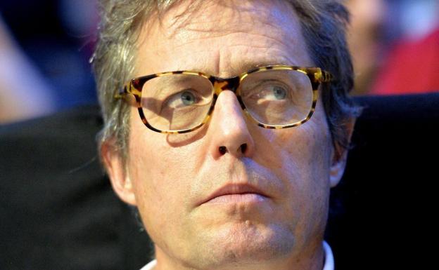 Hugh Grant pierde los papeles en Roma