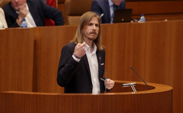 Fernández rechaza el «sainete y la opera bufa» representada por PP y Cs y cita a Romanones: «vaya tropa»