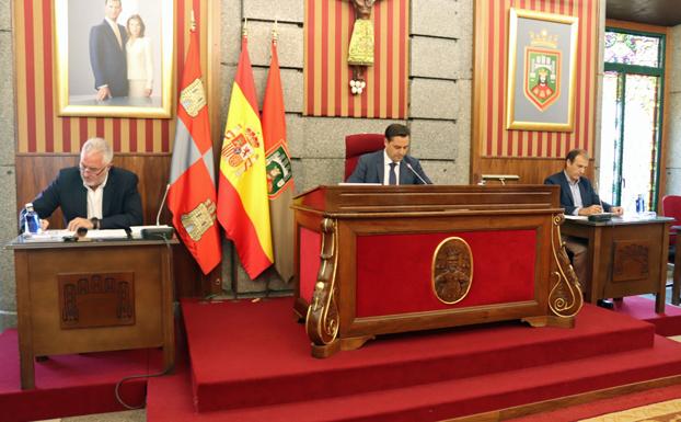 De la Rosa apuesta por suprimir la Gerencia de Fomento y revisar el IMC mientras el PP plantea cambiar Deportes y el Samyt