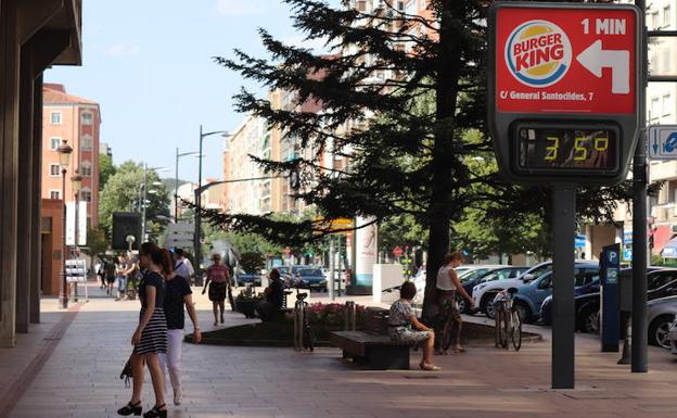 Los avisos por altas temperaturas vuelven este viernes con máximas de 36 grados