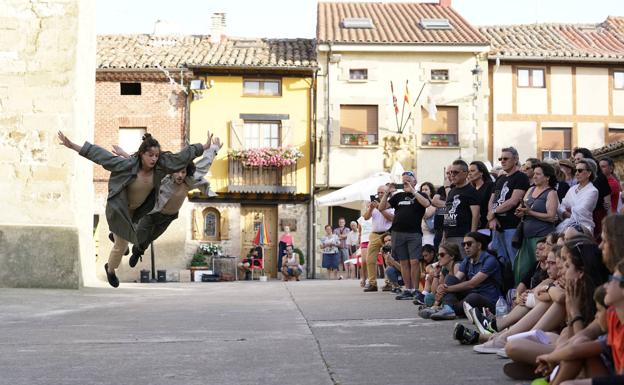 El 18º Certamen Internacional de Coreografía Burgos-Nueva York arranca con las primeras representaciones en el Camino de Santiago