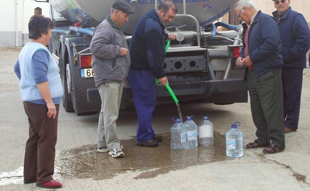 Varios pueblos burgaleses han necesitado abastecimiento de agua por camión cisterna