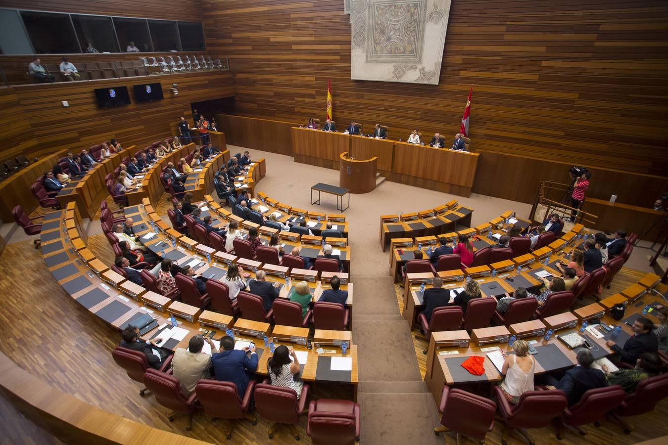 Pleno extraordinario en las Cortes para la designación de los senadores autonómicos