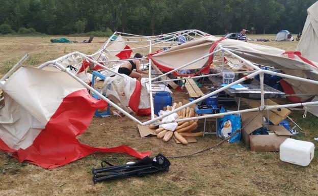 Una tormenta destroza un campamento en Cascajares de la Sierra